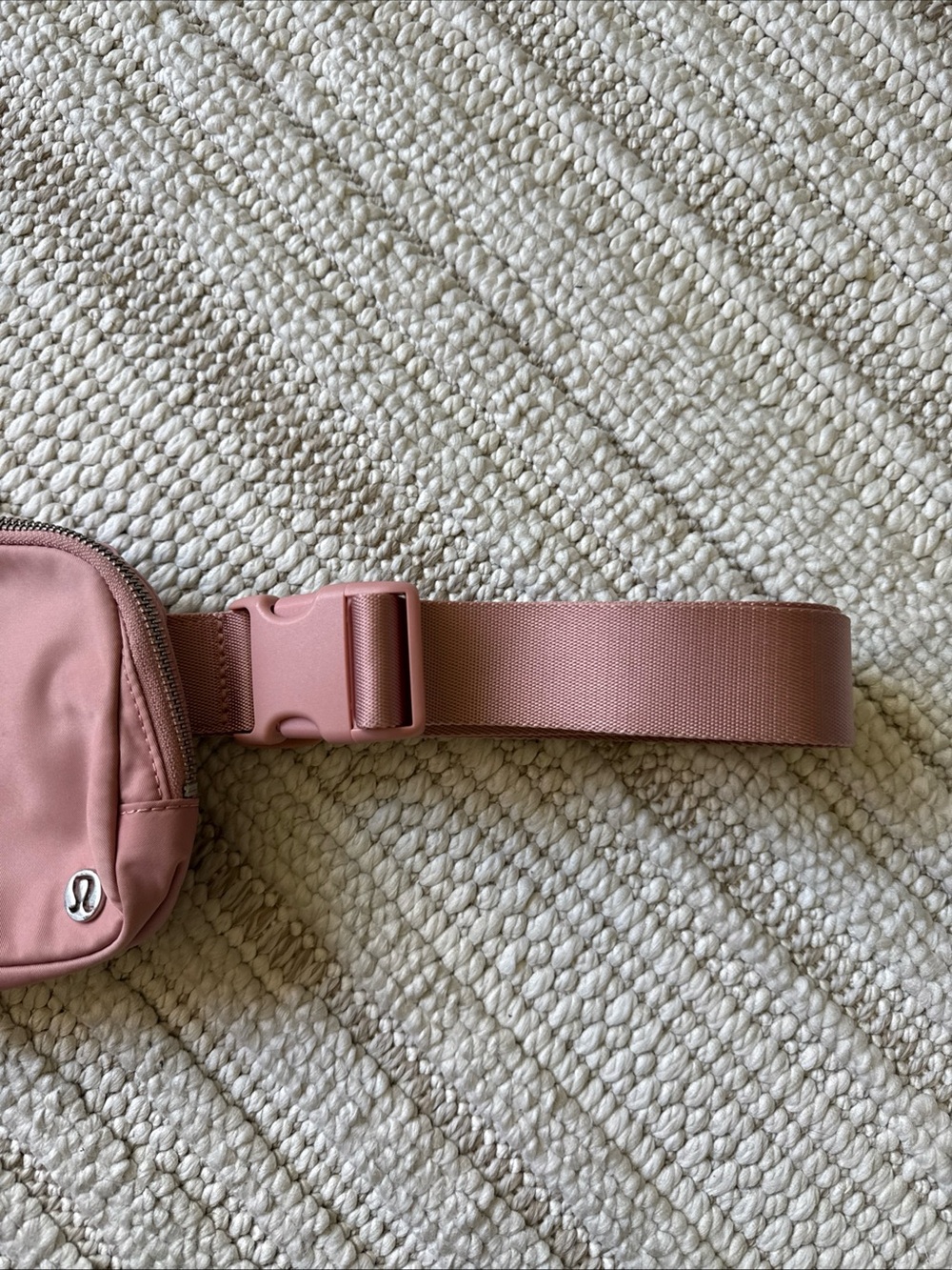 Lululemon Everywhere Belt Bag 1L Light Pink Waist Bag Fanny Pack. Read DESC - Picture 3 of 15